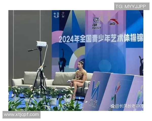 中国女子艺术体操选手展现柔美与力量的完美结合之美